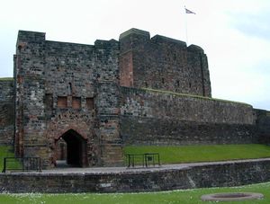 (CC [2]) Photo: Norman Walsh The inner gatehouse with the great tower behind