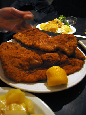 Wiener Schnitzel Wien2005 8319.JPG